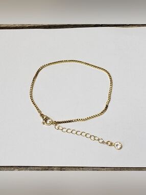 CLASSIC Goldtone Dainty Box Chain Bracelet